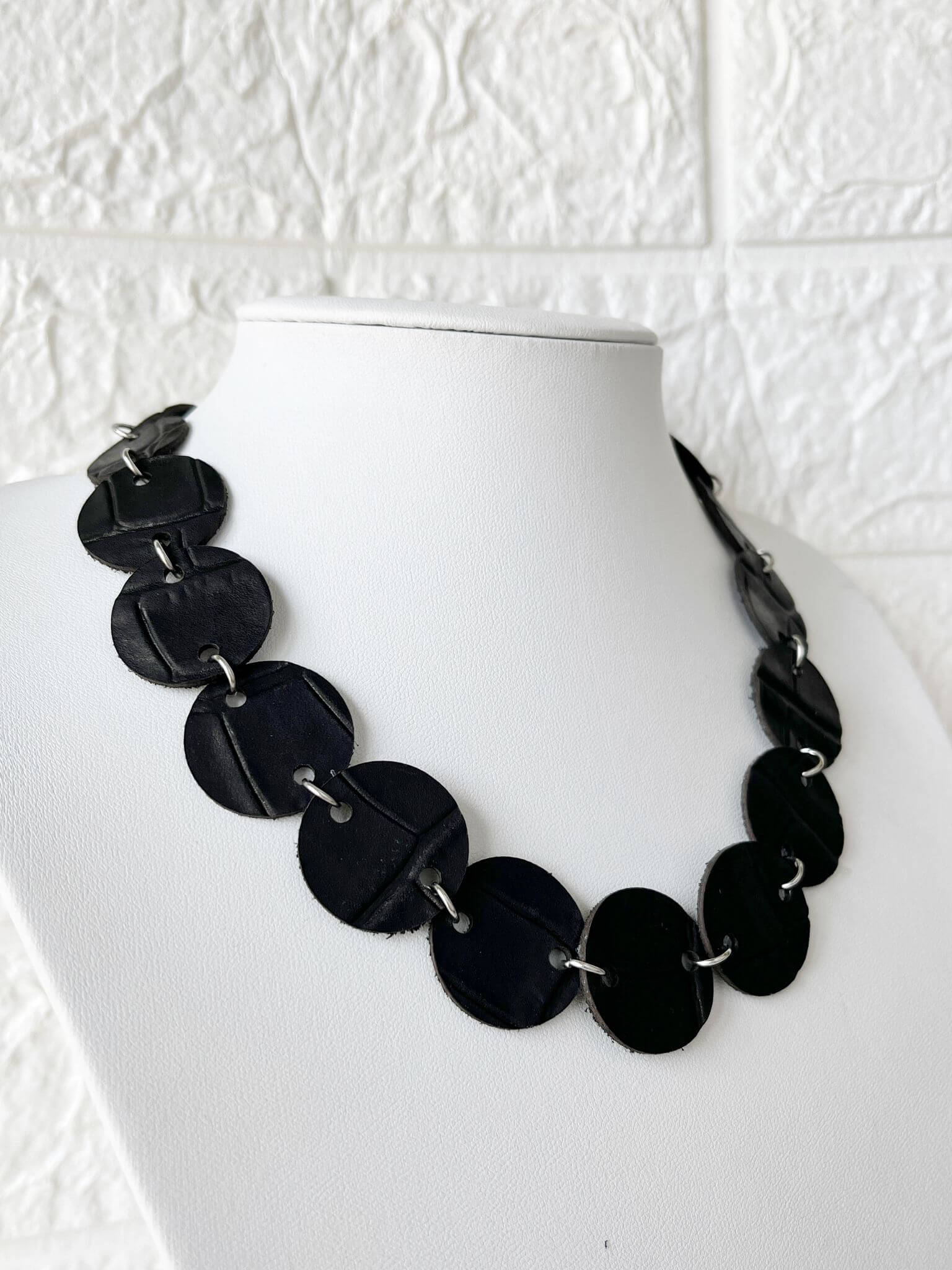 Collar de Cuero