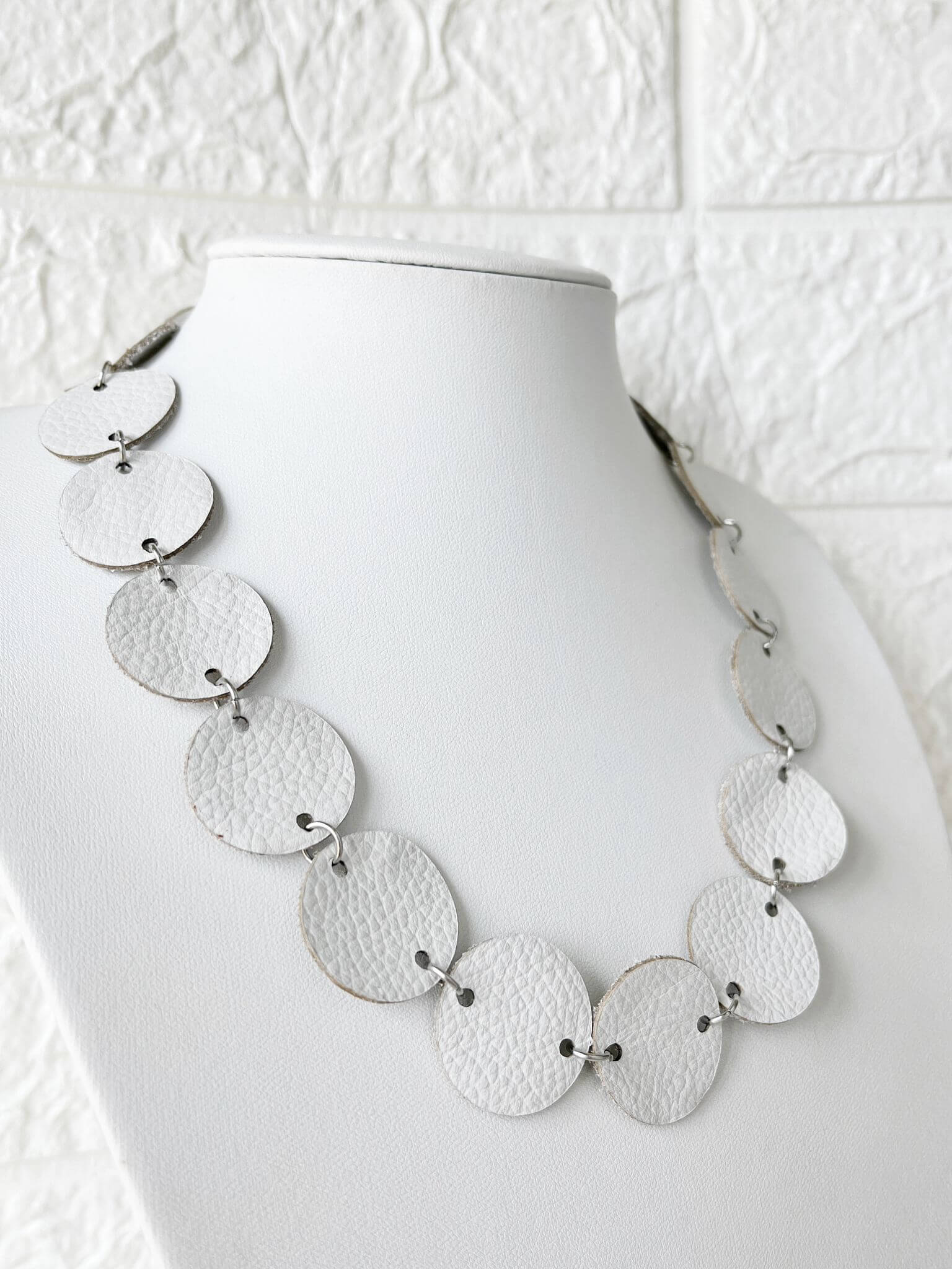 Collar de Cuero