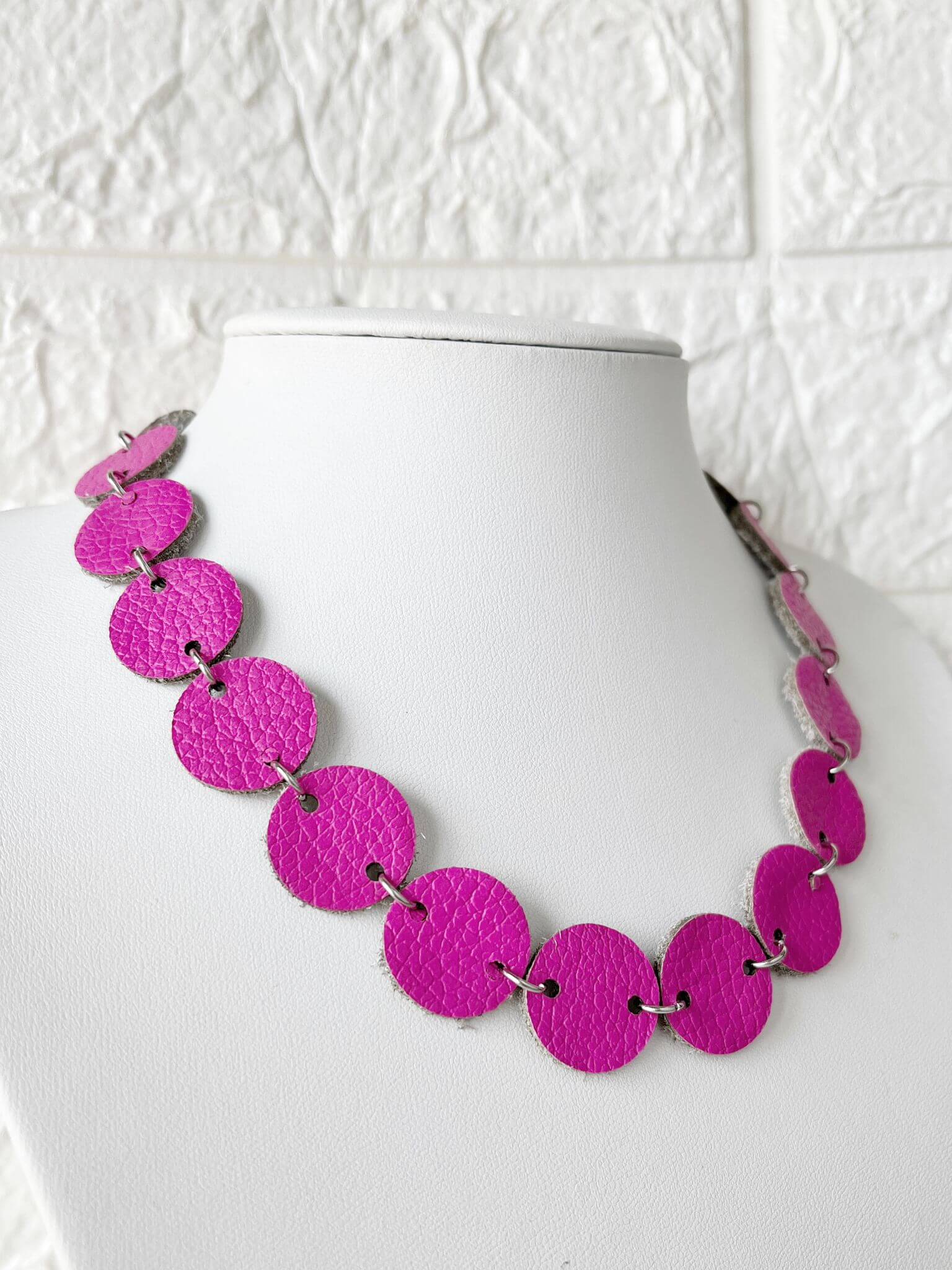 Collar de Cuero